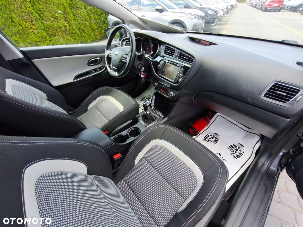 Kia Ceed - 9