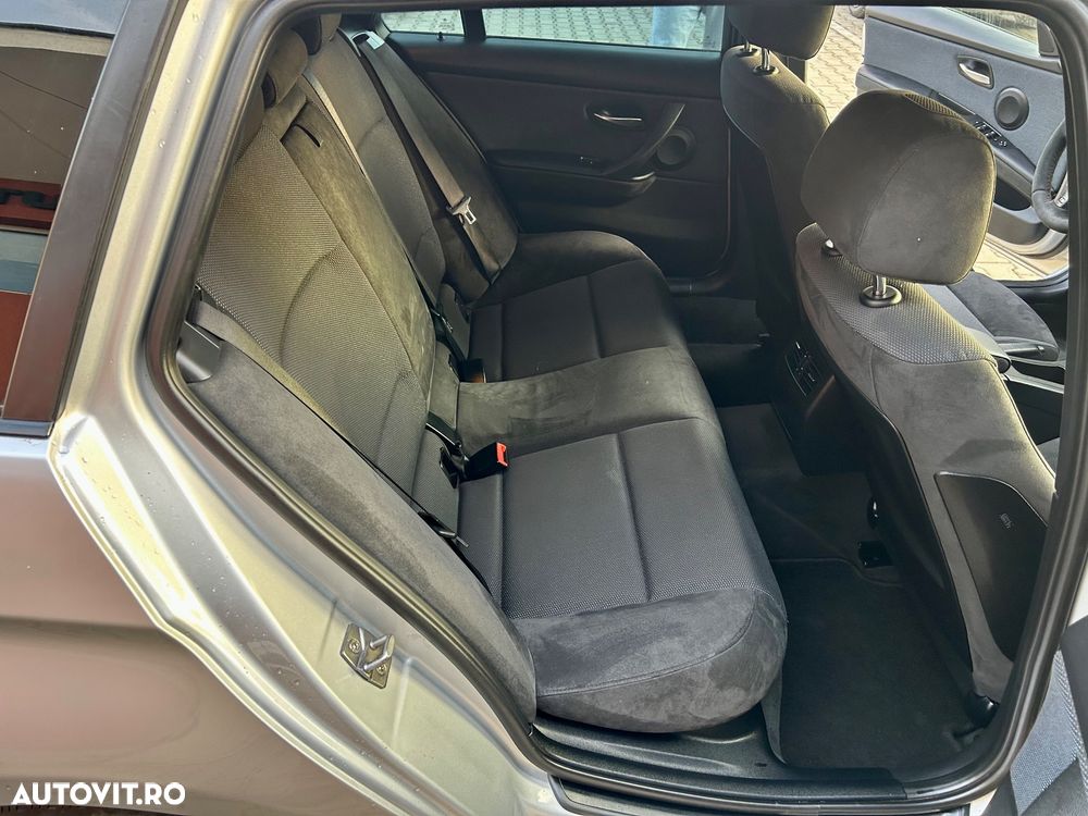 BMW Seria 3 320d DPF Touring Blue Performance Edition Lifestyle - 10