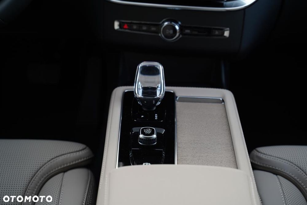 Volvo XC 90 B5 B AWD Ultra Bright 7os - 23