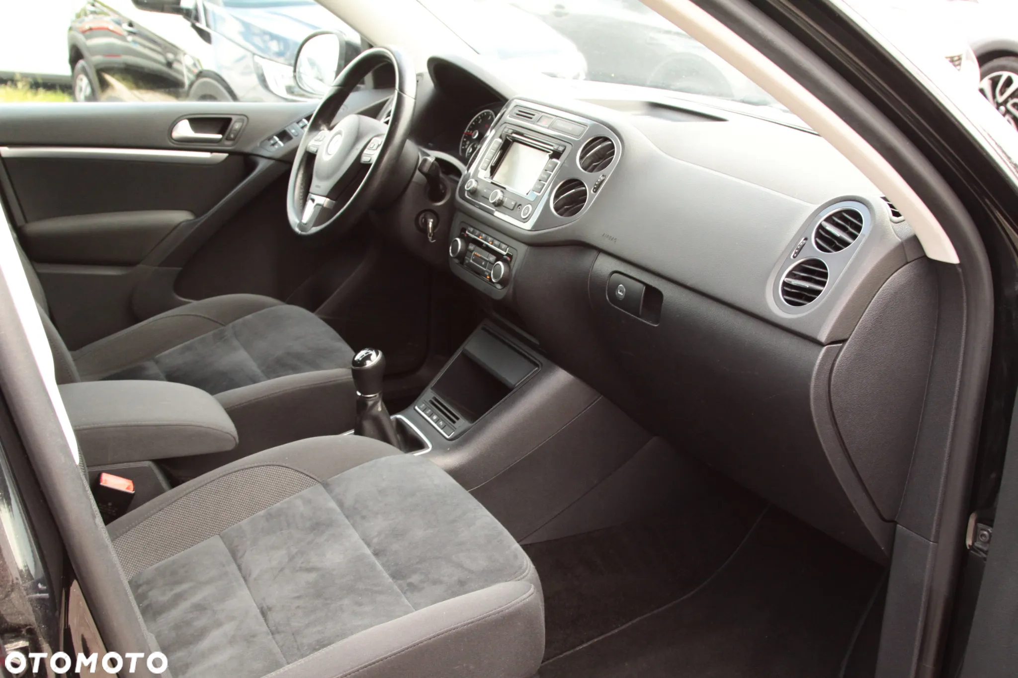 Volkswagen Tiguan 2.0 TDI DPF BlueMotion Technology Sport & Style - 18