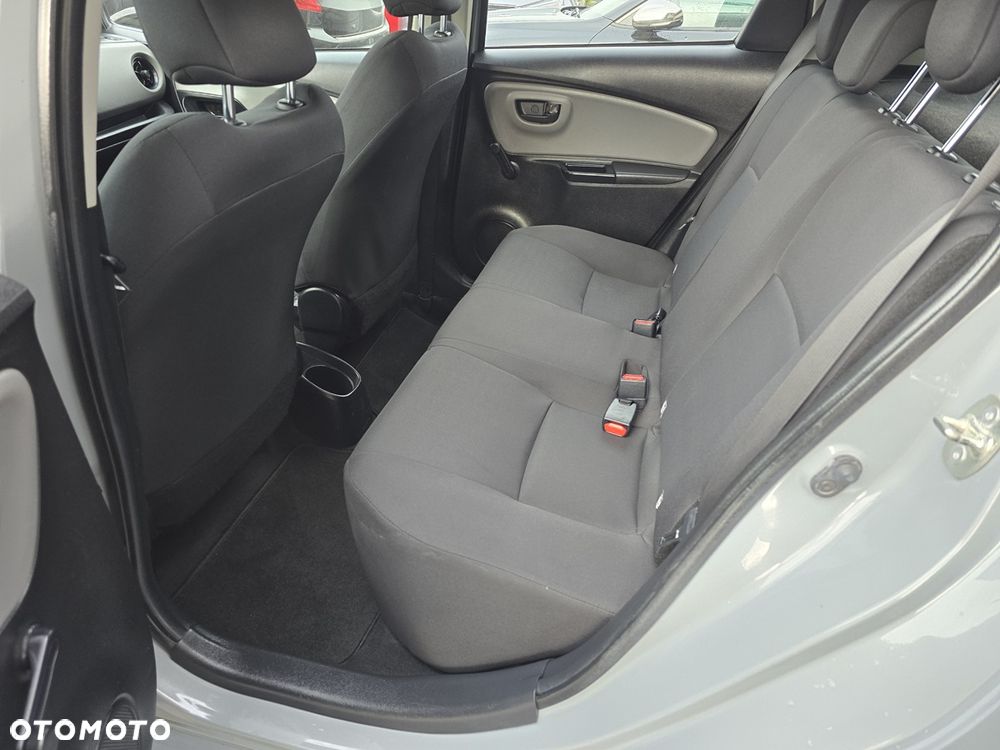 Toyota Yaris 1.5 Dynamic - 11