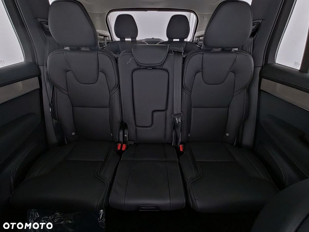 Volvo XC 90 T8 AWD Plug-In Hybrid Plus Dark 7os - 13