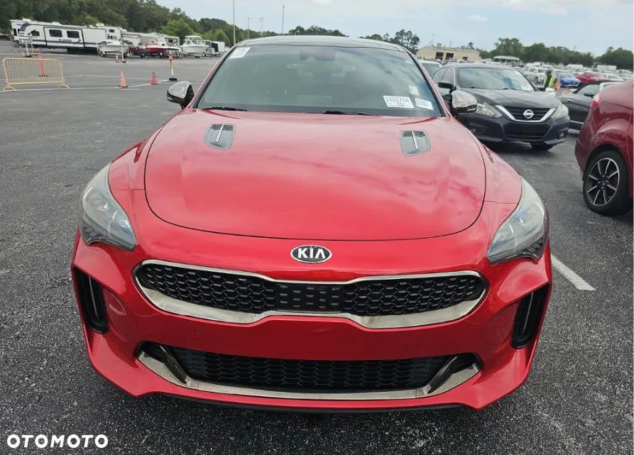 Kia Stinger - 2