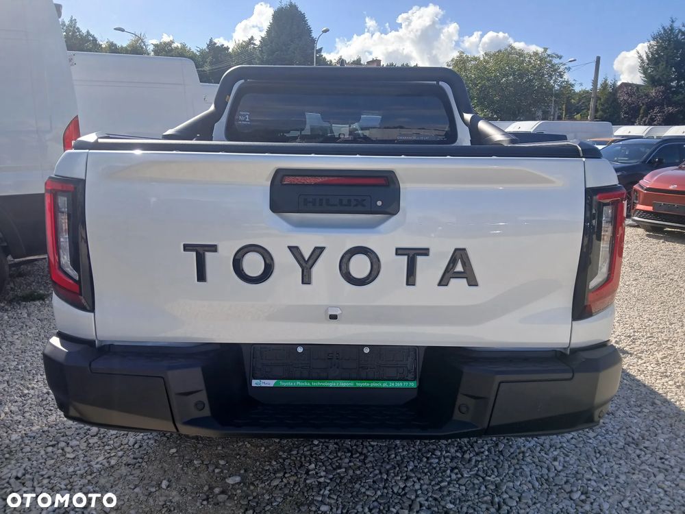 Toyota Hilux 2.8 D-4D mHEV Double Cab Invincible 4x4 - 12