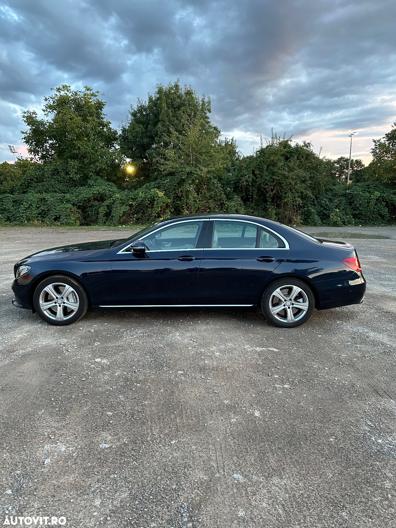 Mercedes-Benz E 400 T 4Matic 7G-TRONIC Avantgarde - 10