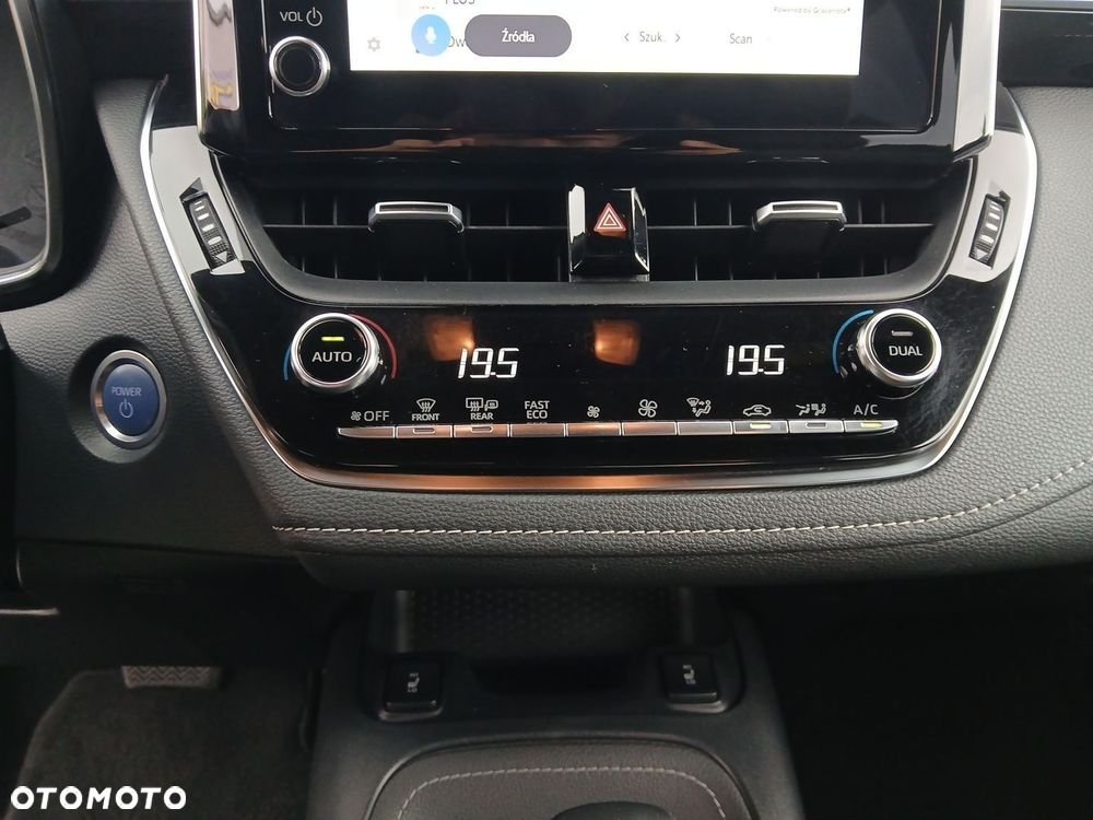 Toyota Corolla 1.8 Hybrid Comfort - 34