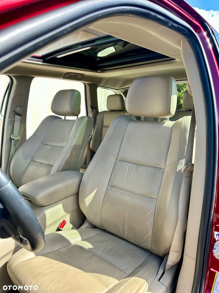 Jeep Grand Cherokee - 30