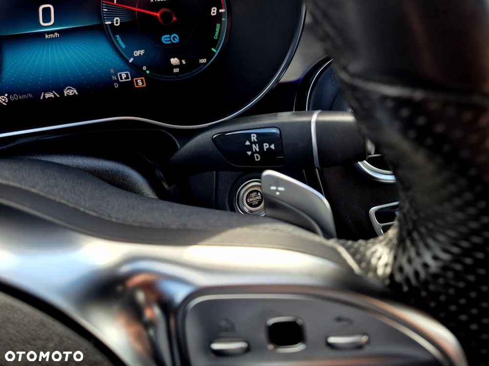 Mercedes-Benz GLC - 27