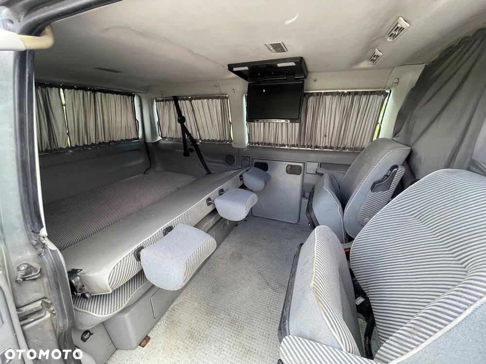 Volkswagen Multivan - 15