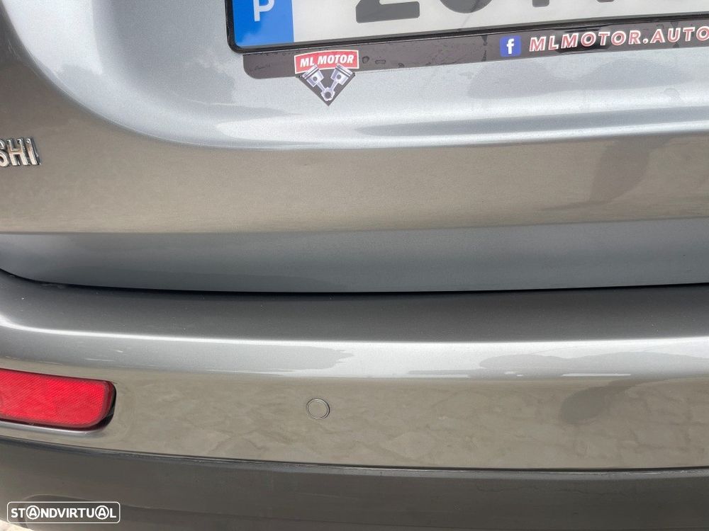 Mitsubishi Outlander 2.2 DI-D Instyle - 15