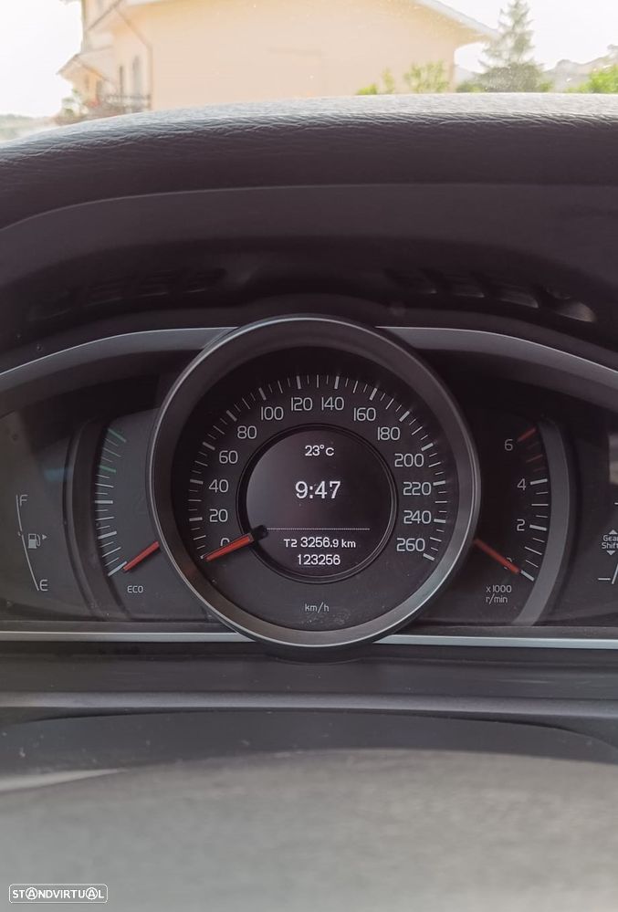 Volvo V40 2.0 D2 Kinetic - 6
