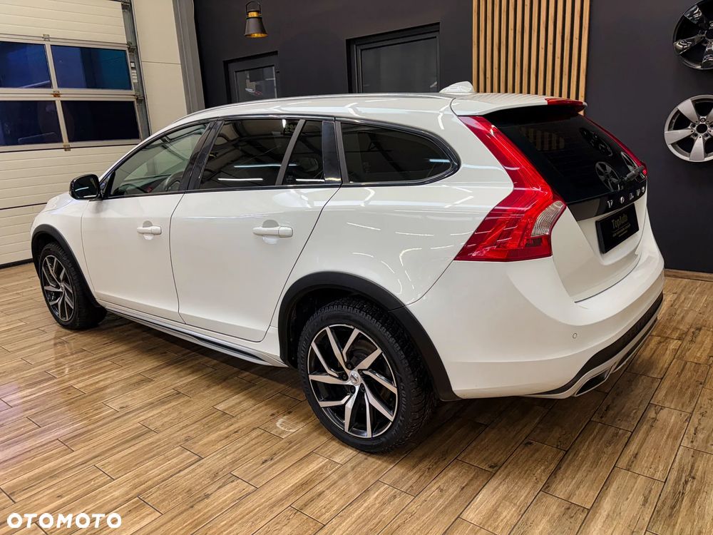 Volvo V60 Cross Country D3 Geartronic Summum - 11