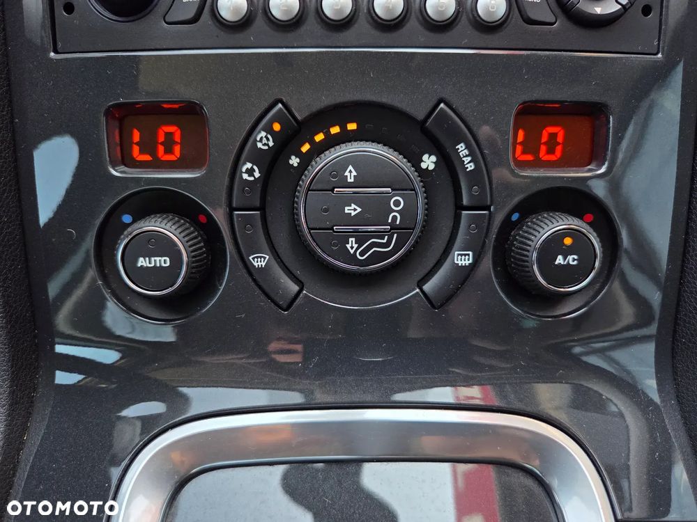 Peugeot 5008 e-HDI 115 ETG6 Stop&Start Allure - 24