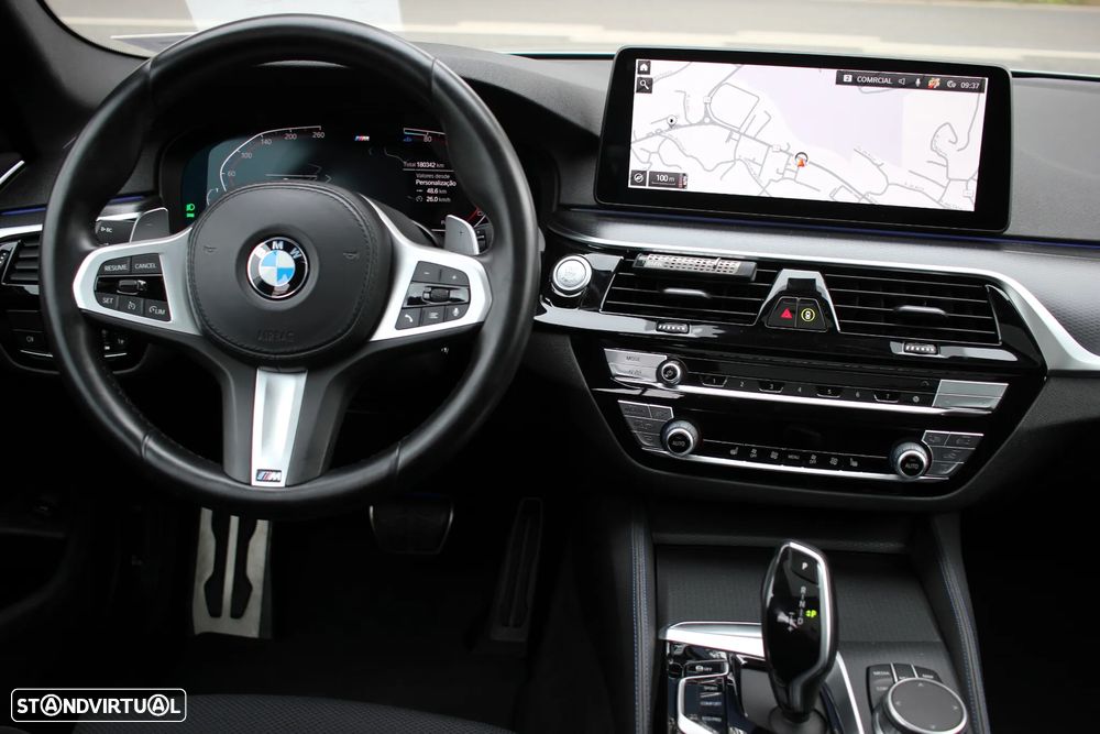 BMW 520 d Pack Desportivo M Auto - 42