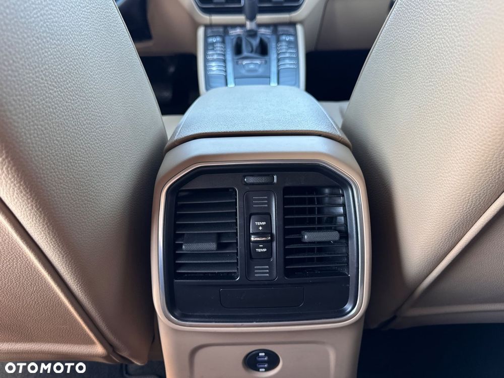 Porsche Macan - 22