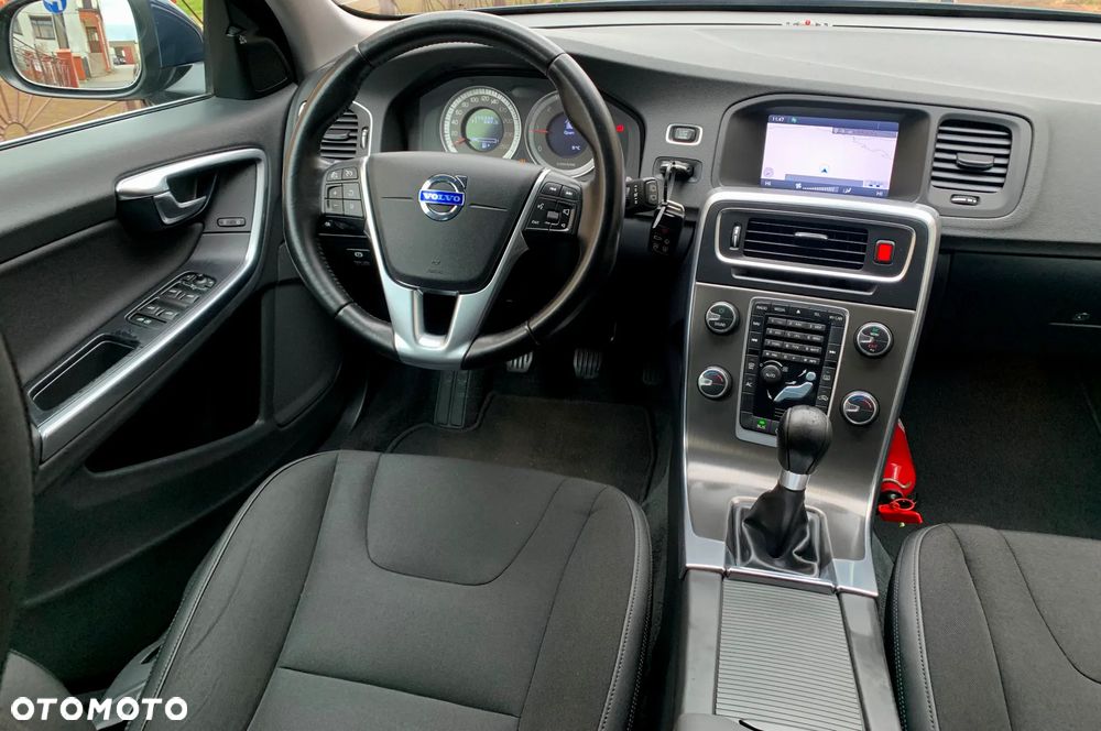 Volvo V60 ver-d2-momentum - 15