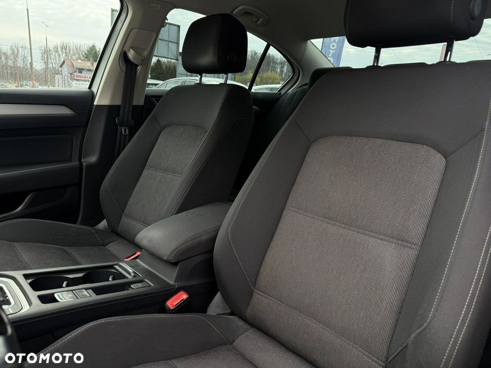 Volkswagen Passat 2.0 TDI SCR Highline DSG - 10