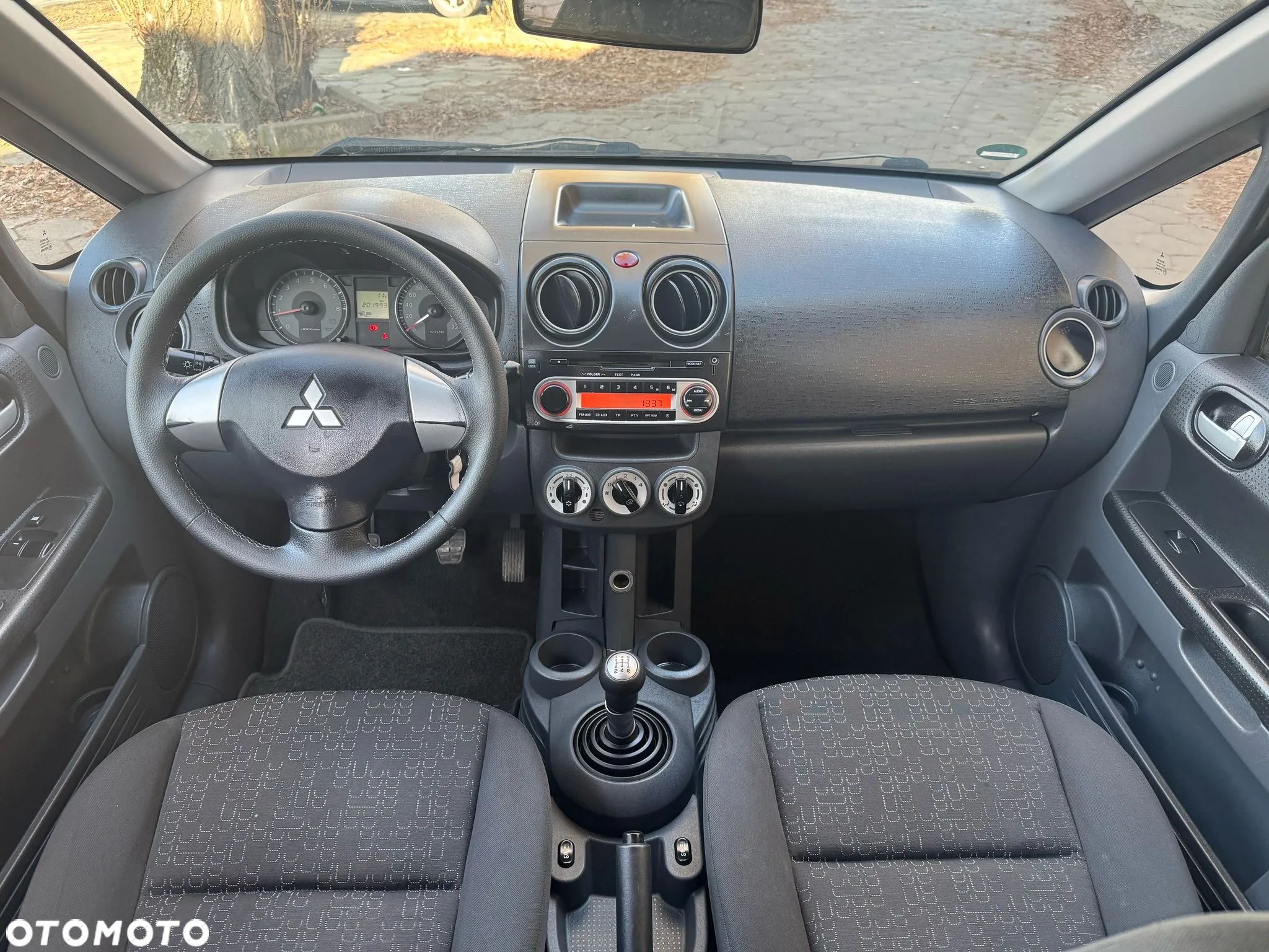 Mitsubishi Colt - 9