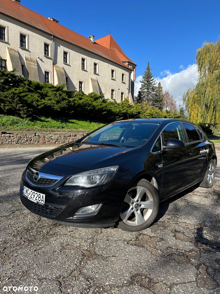 Opel Astra 1.6 Turbo Sport - 1