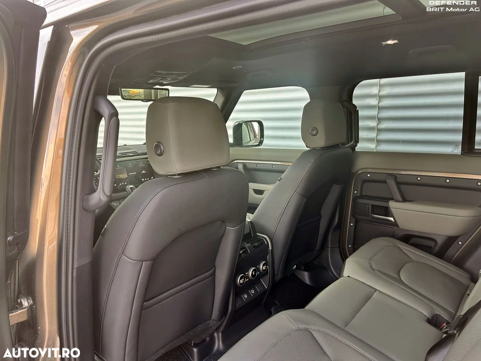 Land Rover Defender 110 3.0D 250 MHEV X-Dynamic SE - 10
