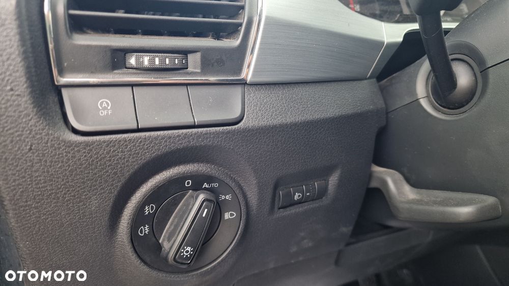 Skoda Fabia 1.0 TSI Style Color - 11