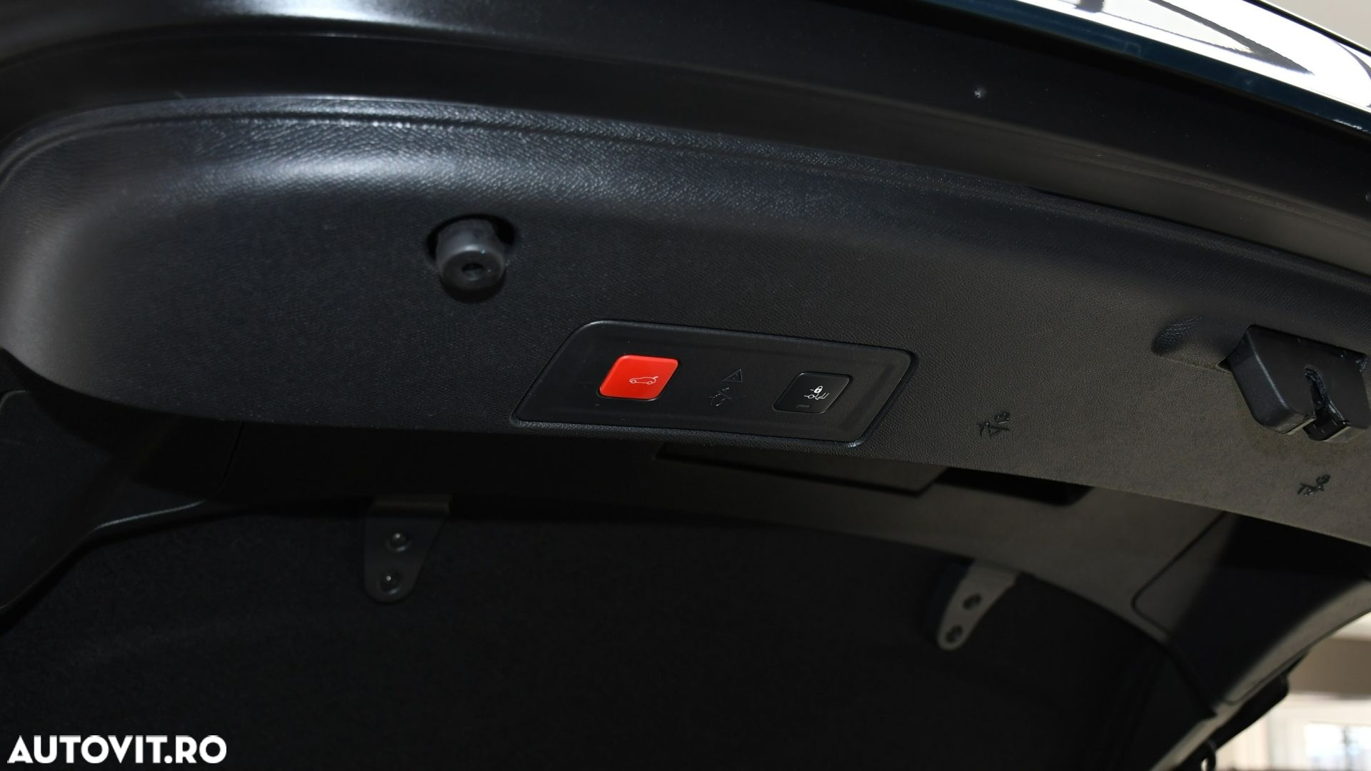 Peugeot 508 Hybrid 225 e-EAT8 GT Pack - 32