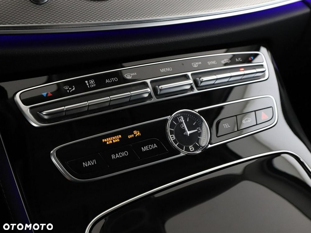Mercedes-Benz Klasa E 200 9G-TRONIC Avantgarde - 29