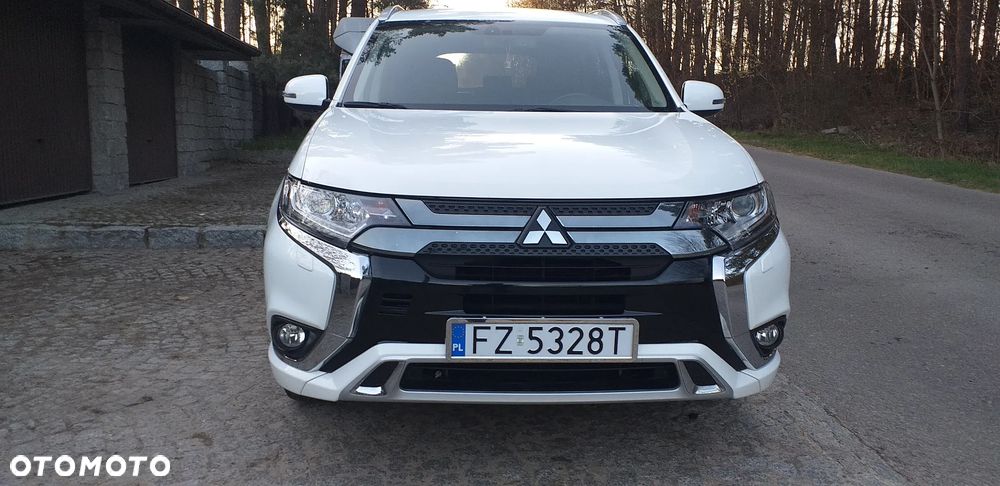 Mitsubishi Outlander - 27