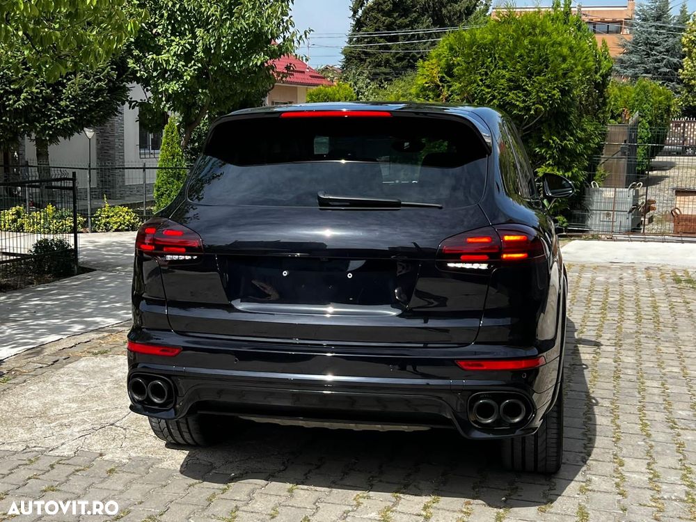 Porsche Cayenne Platinum Edition - 9