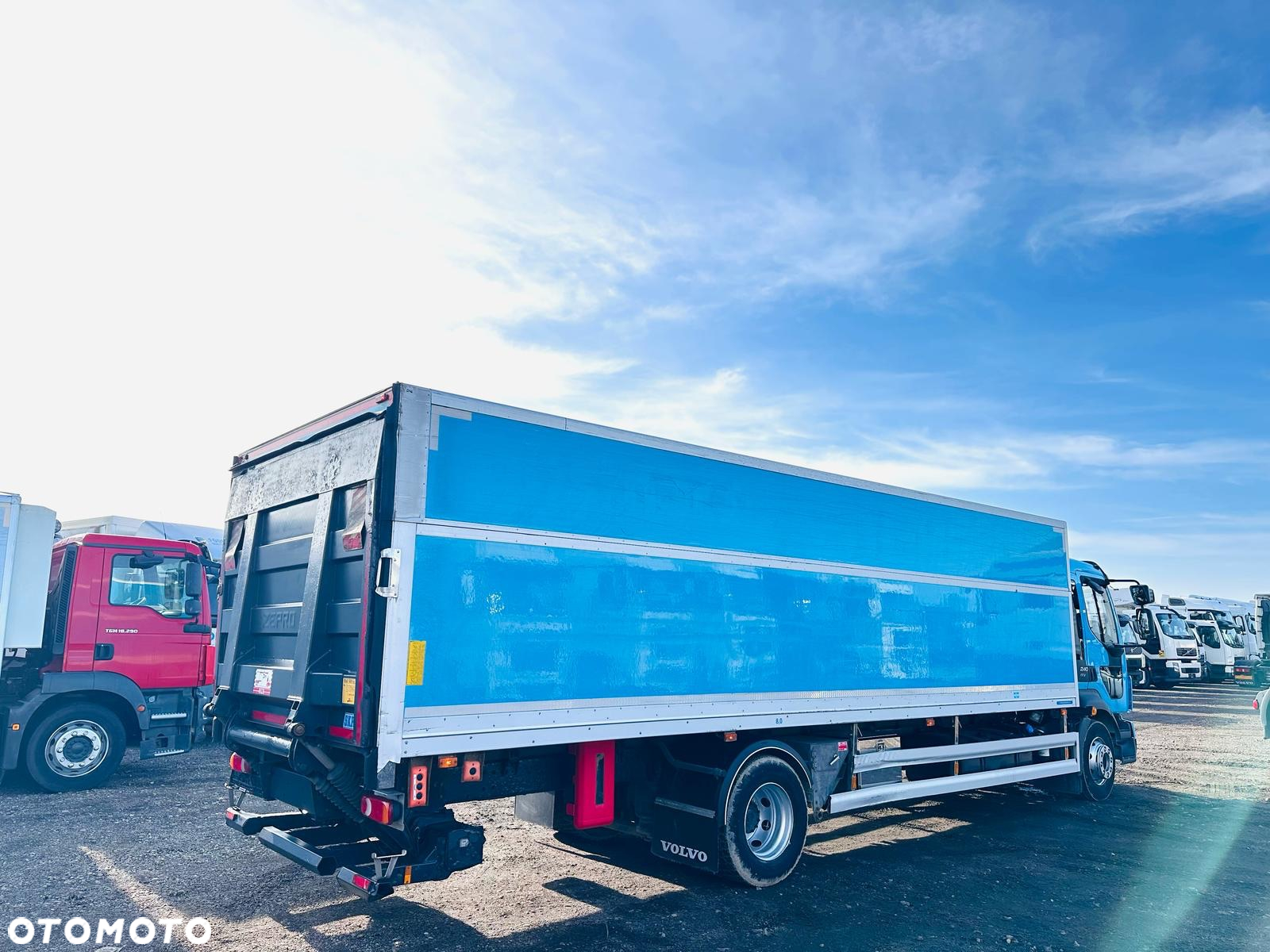 Volvo FL 240 EEV / REGULACJĄ WYSOKOŚCI SKRZYNI / WINDA ZEPRO - 6