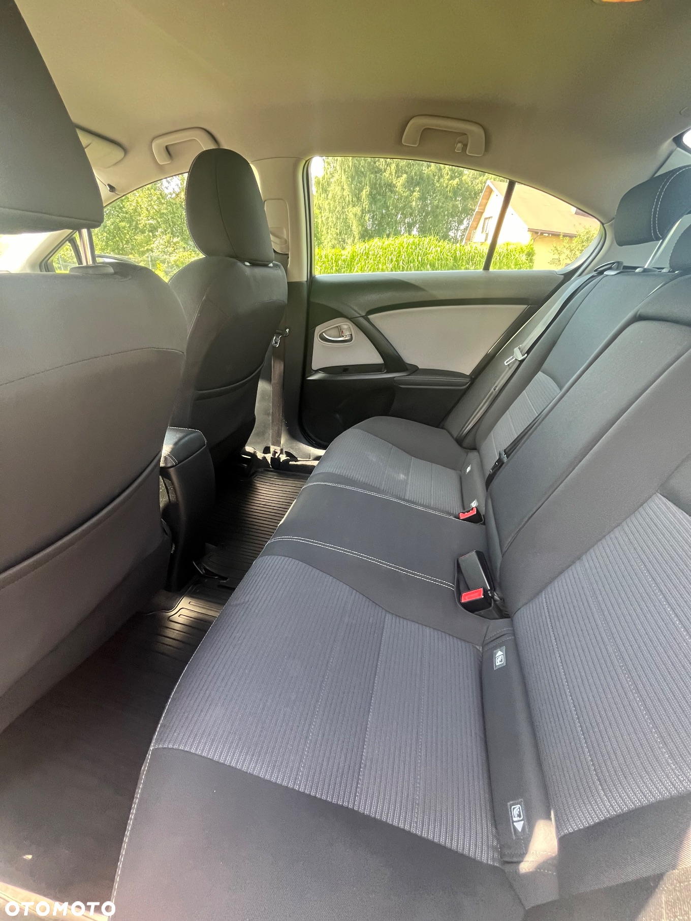 Toyota Avensis - 25