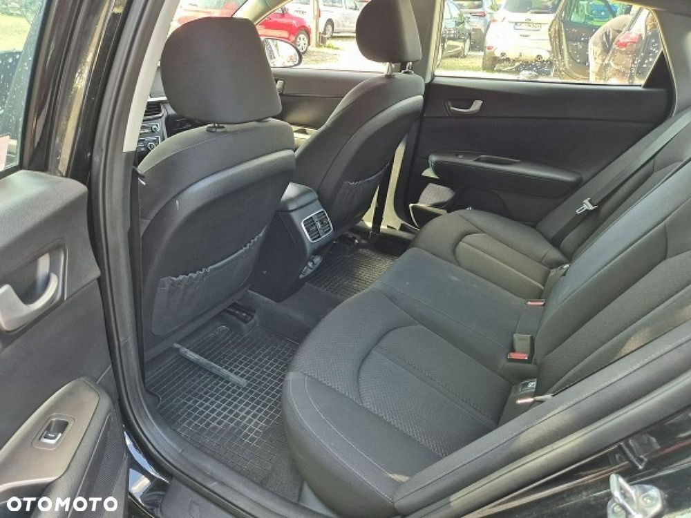 Kia Optima 2.0 L - 22
