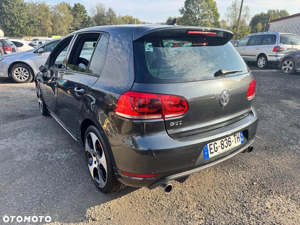 Volkswagen Golf VI 2.0 TSI GTI - 38