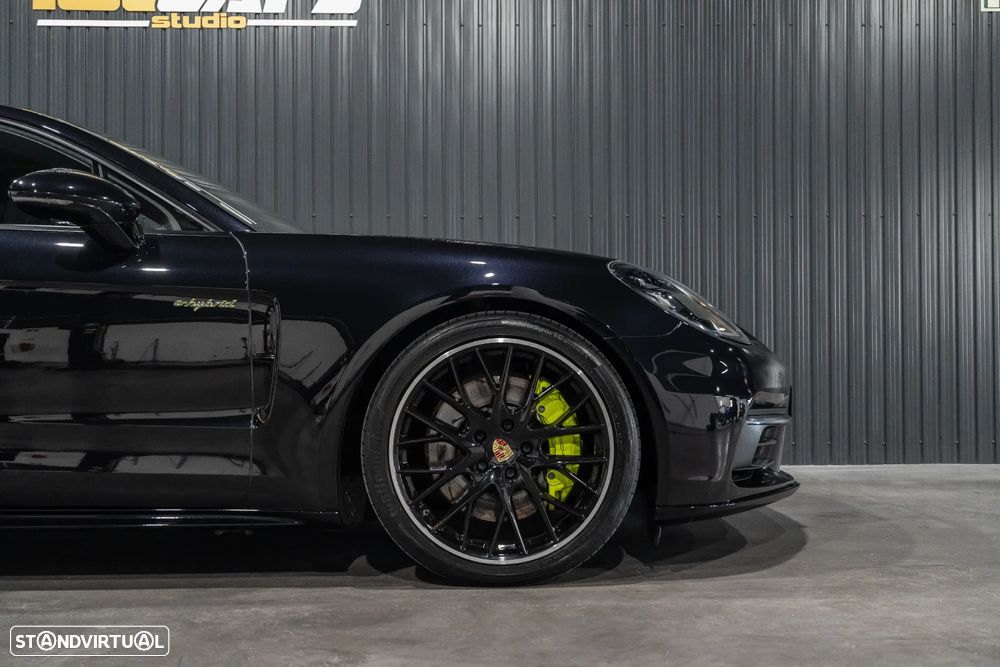 Porsche Panamera 4 E-Hybrid Platinum Edition - 45