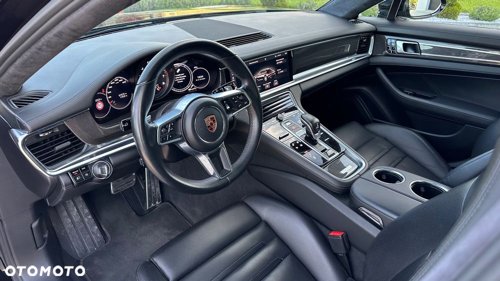 Porsche Panamera Turbo Sport Turismo - 14
