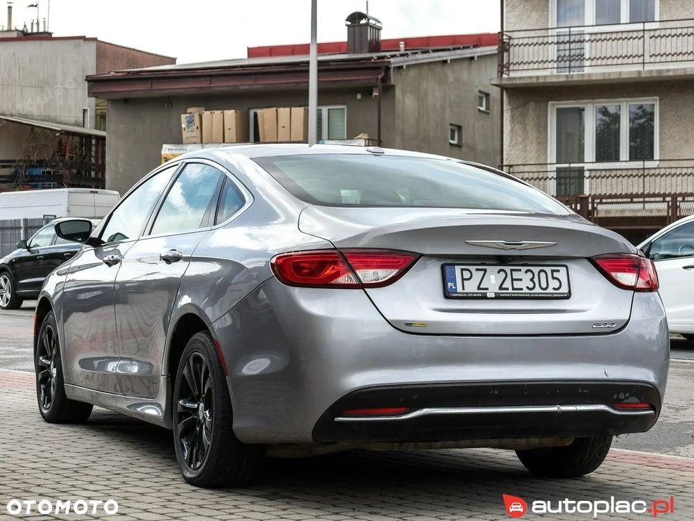 Chrysler 200 - 4