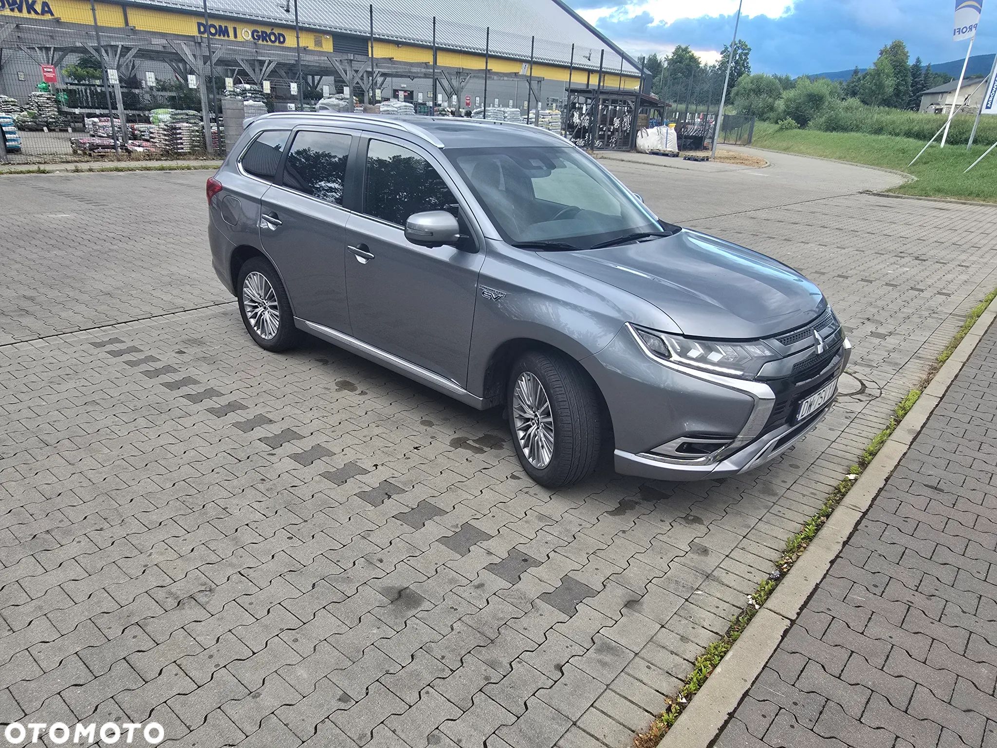 Mitsubishi Outlander 2.0 4WD Plug-In Hybrid Top - 1