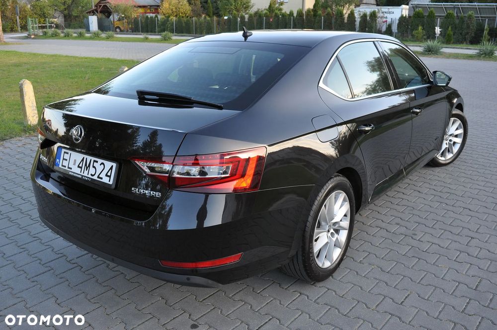 Skoda Superb 2019 photo 4