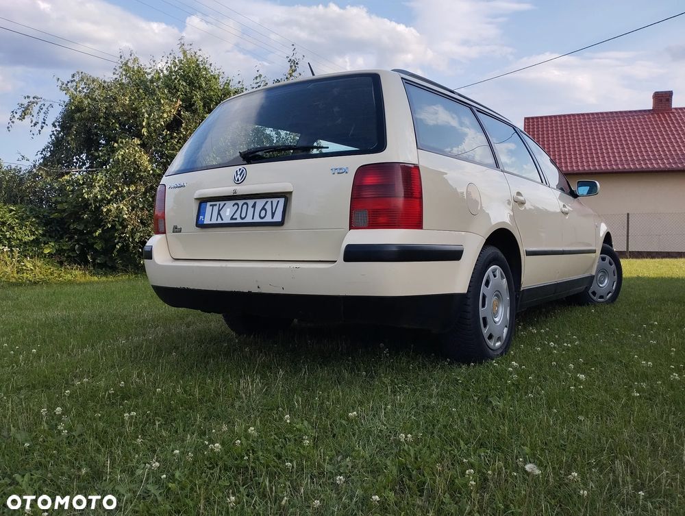 Volkswagen Passat 2000 photo 2