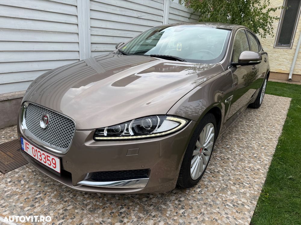 Jaguar XF 2.2 - 9