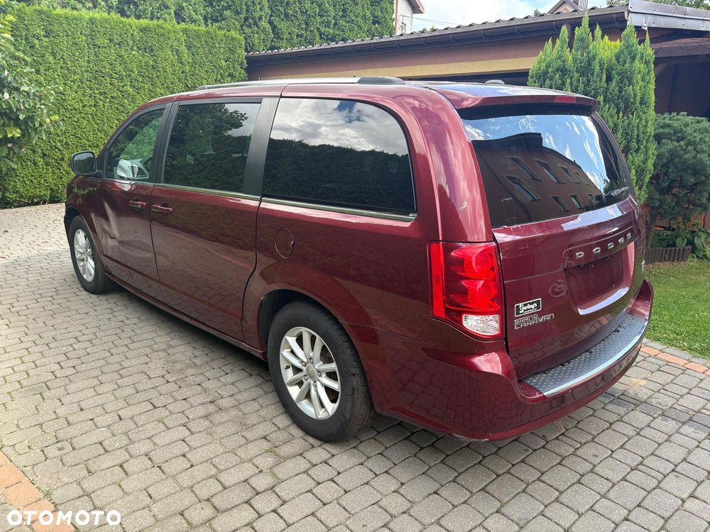 Dodge Grand Caravan - 3