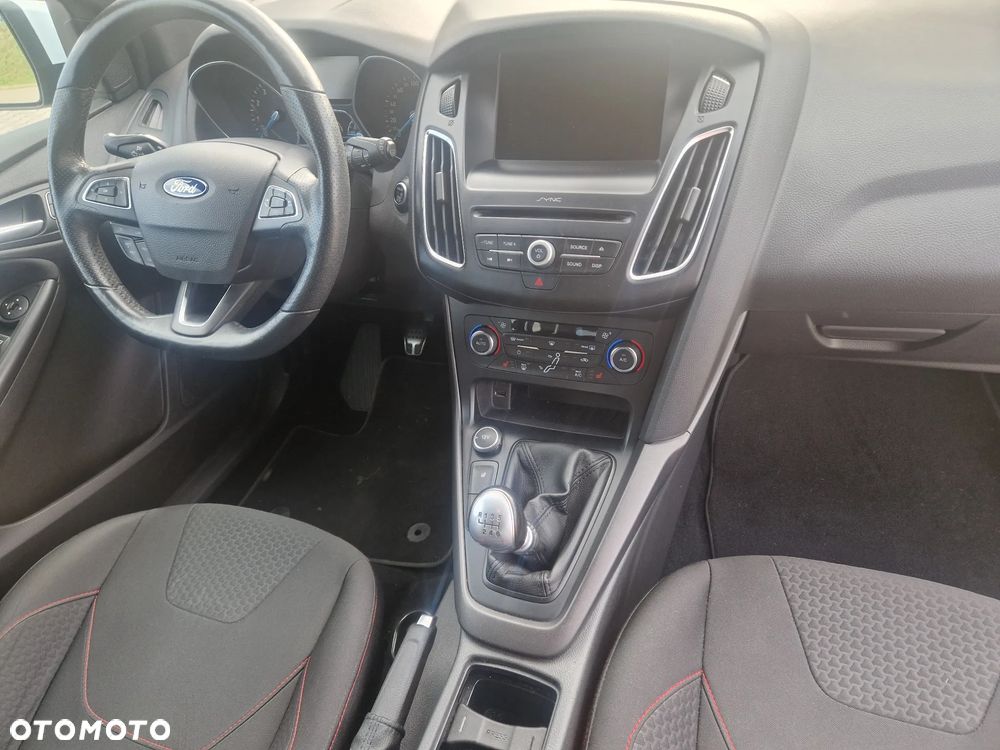 Ford Focus 1.0 EcoBoost ST-Line - 10