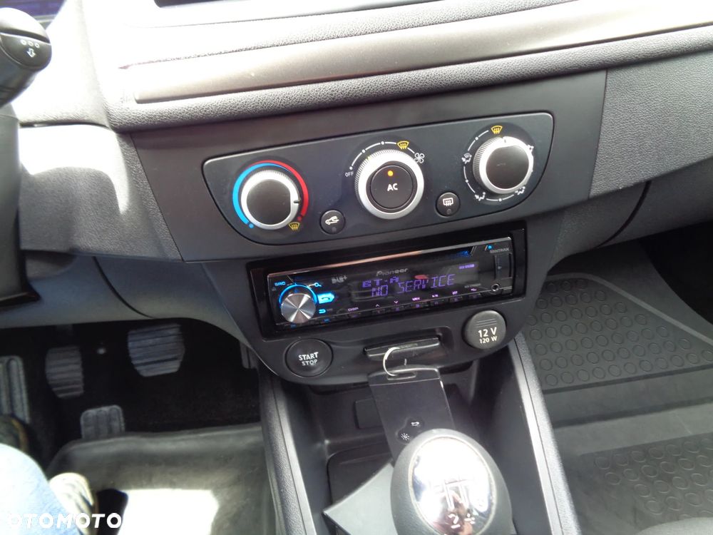 Renault Megane 1.6 16V 110 LIMITED - 12