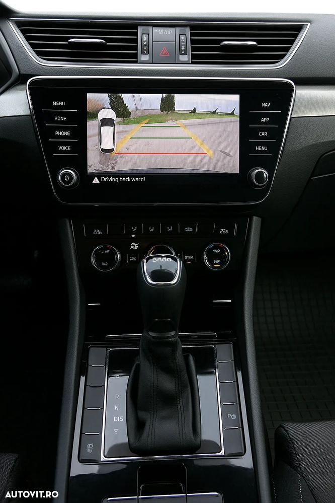 Skoda Superb ver-combi-2-0-tdi-dsg-style - 3