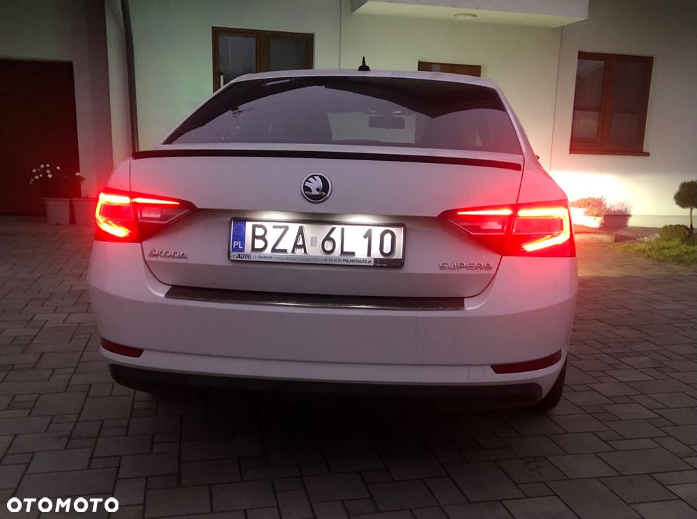 Skoda Superb 2.0 TDI Ambition DSG - 7