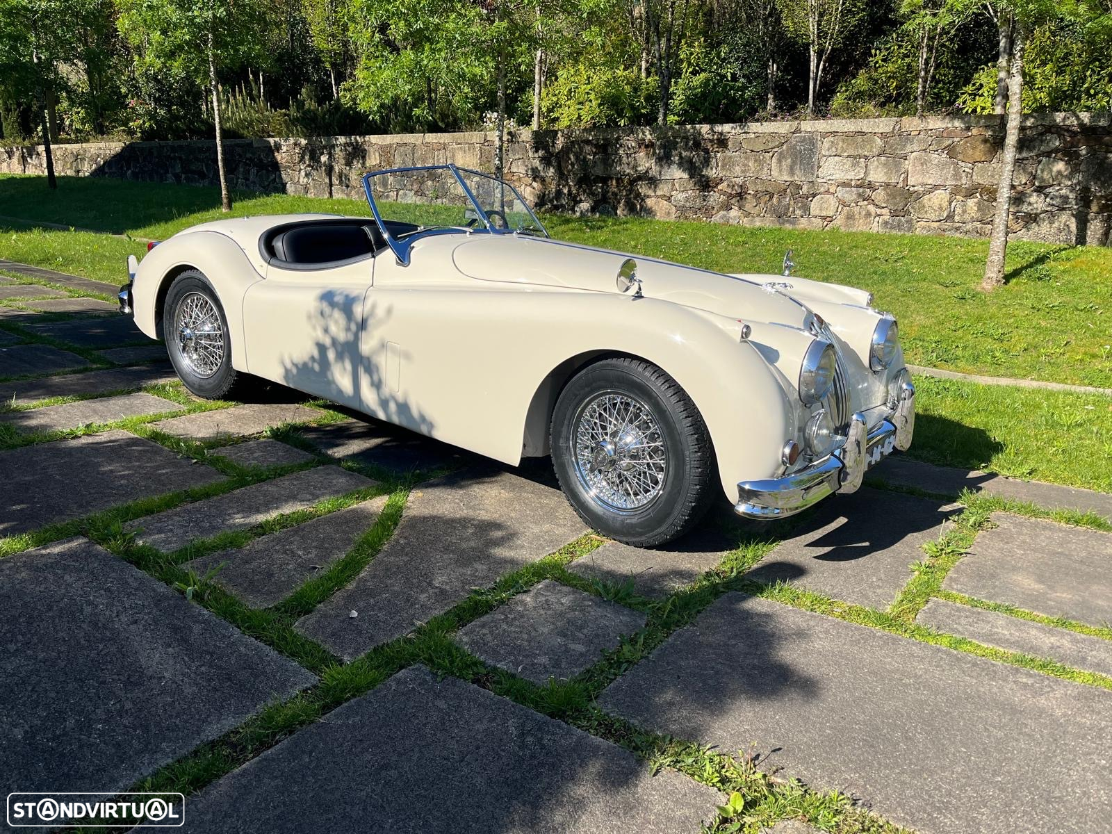 Jaguar XK140 - 11