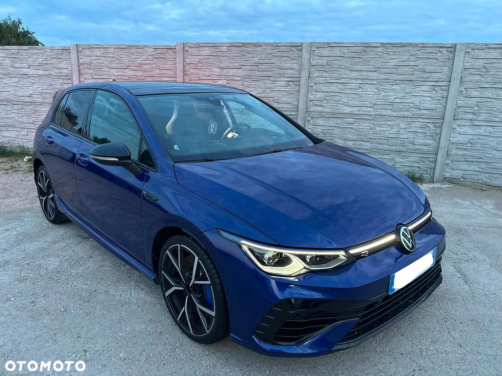 Volkswagen Golf - 1
