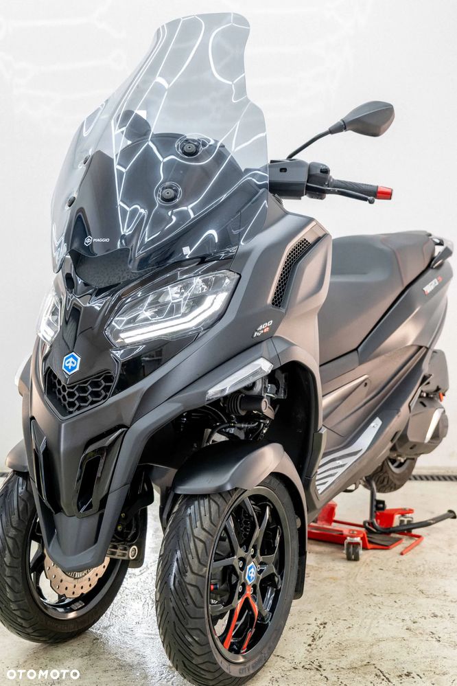Piaggio MP-3 - 11