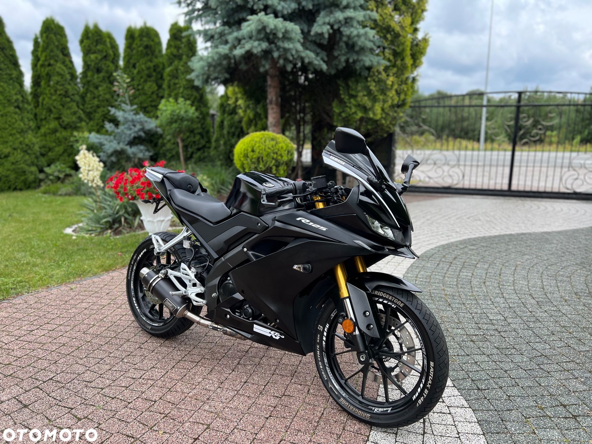 Yamaha YZF - 1