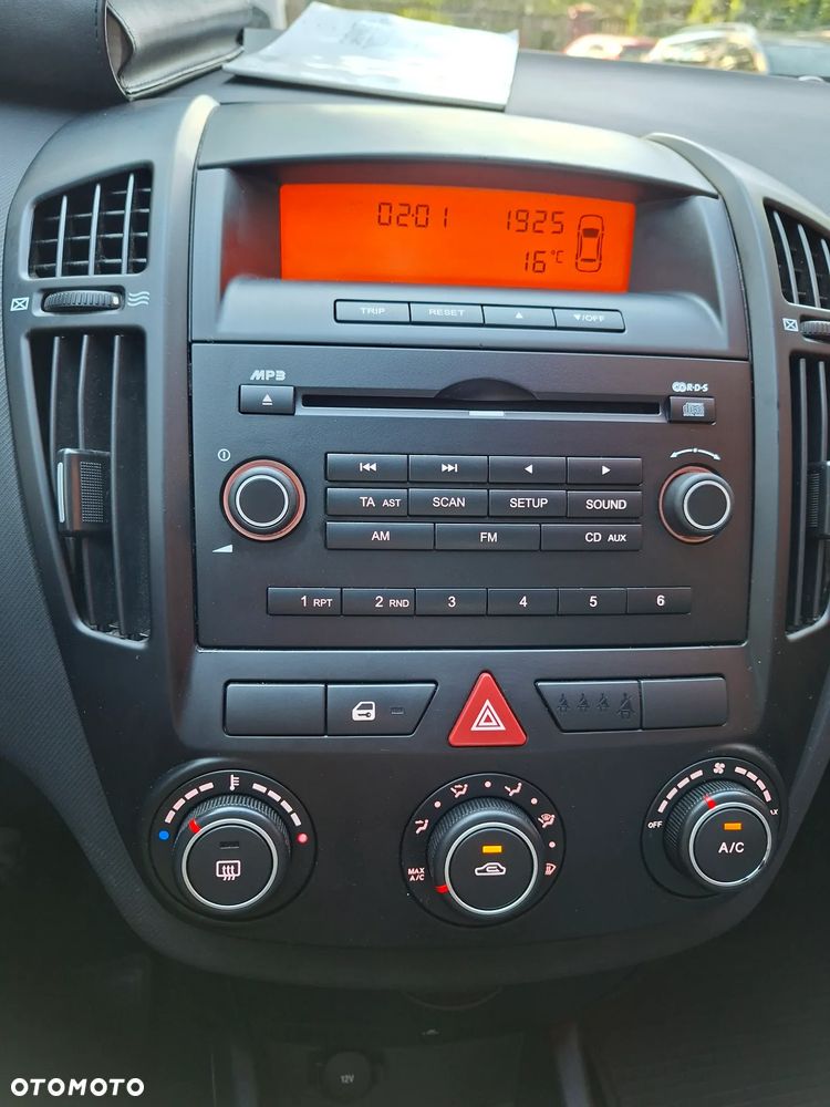 Kia Ceed - 39